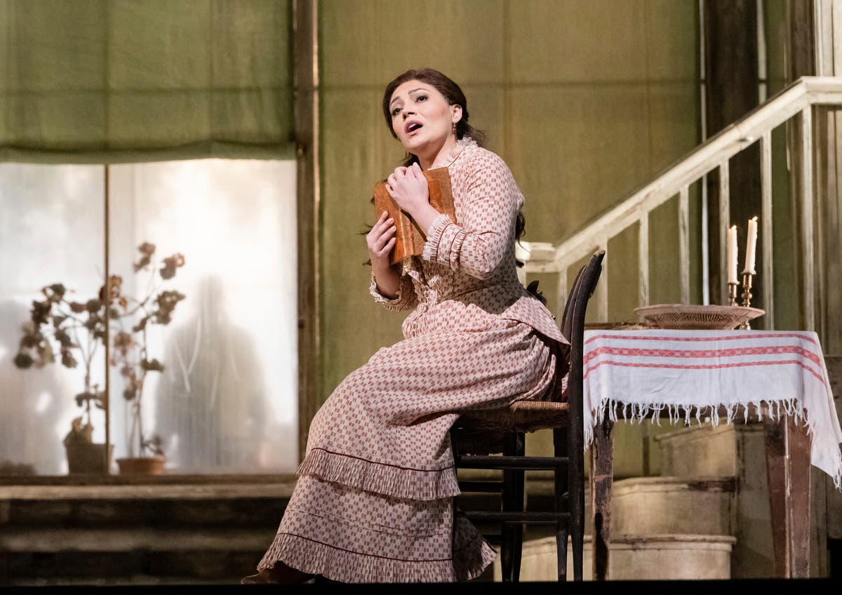 For soprano Ailyn Perez, new opera roles and new marriage