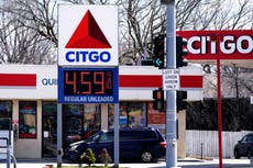 Democrats accuse oil companies of 'rip off' on gas prices