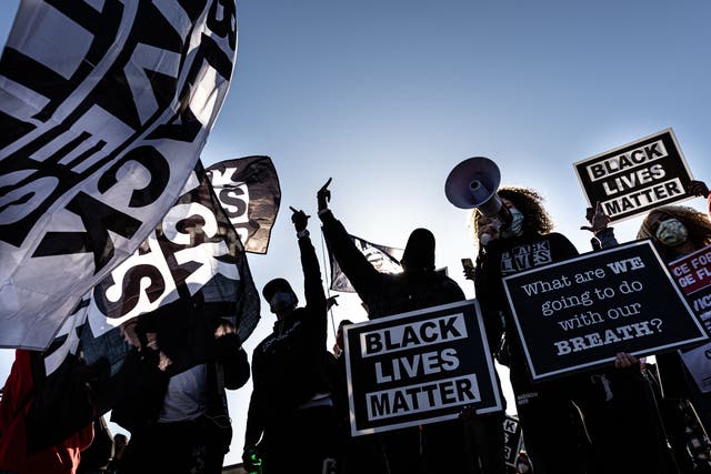 La gente donó millones de dólares para apoyar la lucha por la justicia racial