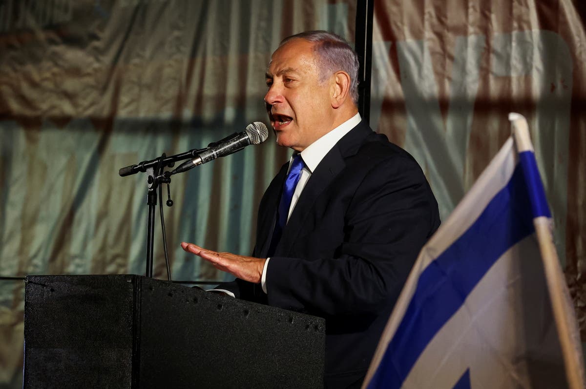 Israeli government on verge of collapse as Netanyahu eyes political comeback 