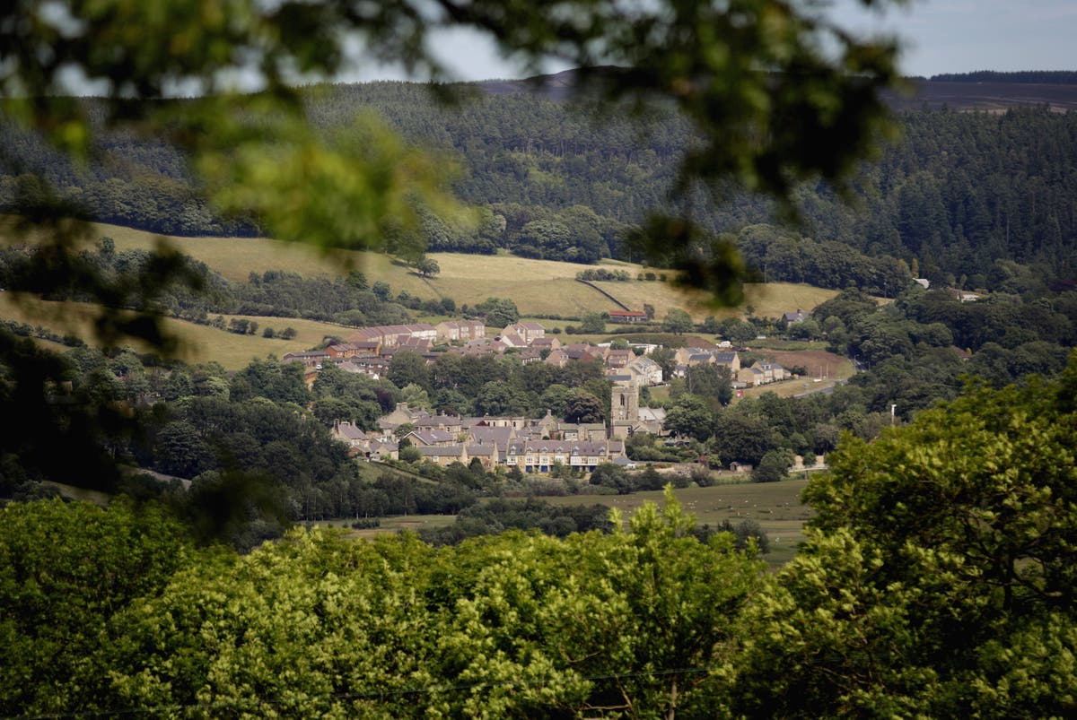 Tiny UK village offers homes to dozens of Ukraine refugees &ndash; but visa red tape prevents anyone coming