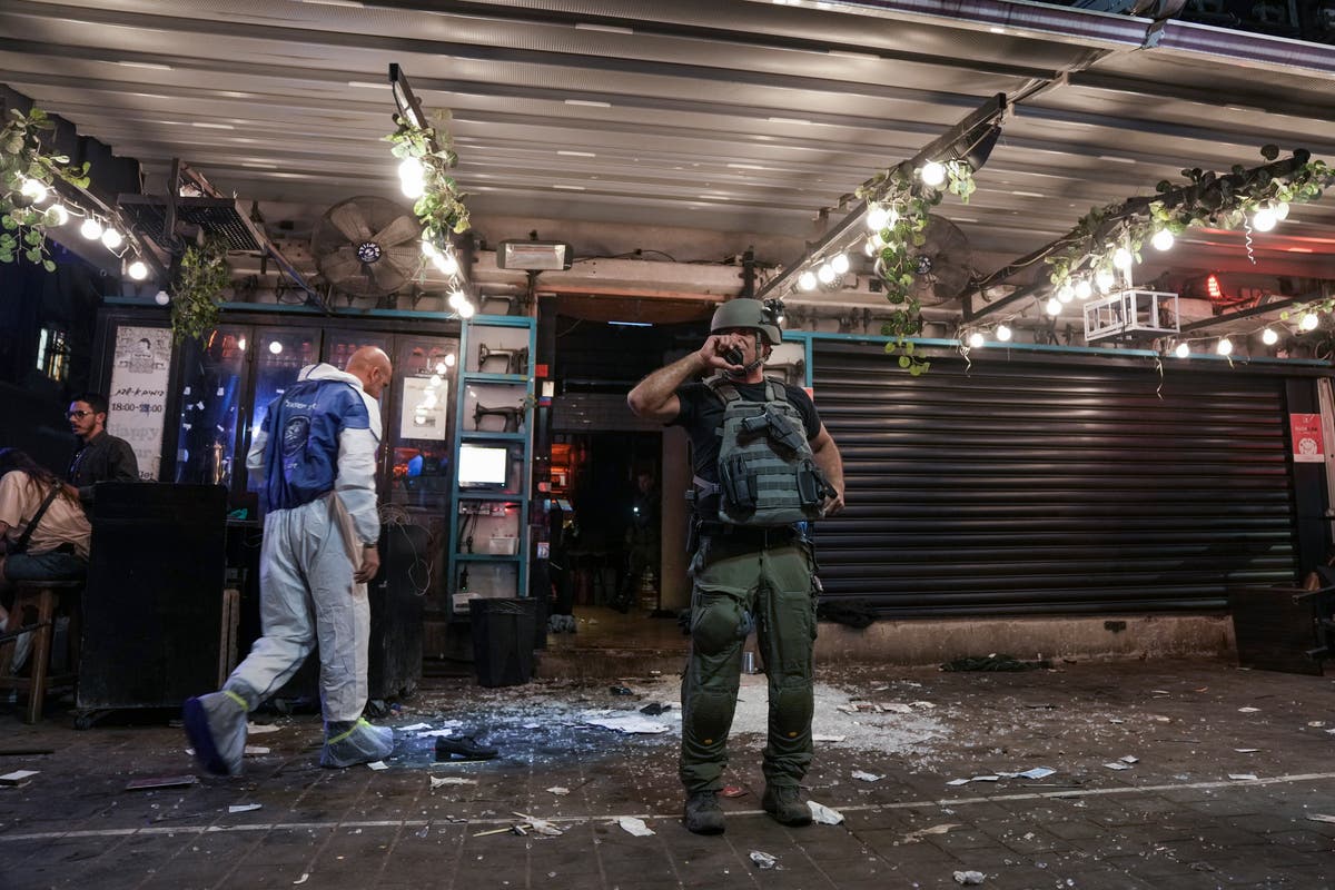 Новости израиля ютуб. Полиция Израиля Тель Авив. Стрельба в центре Тель Авива.