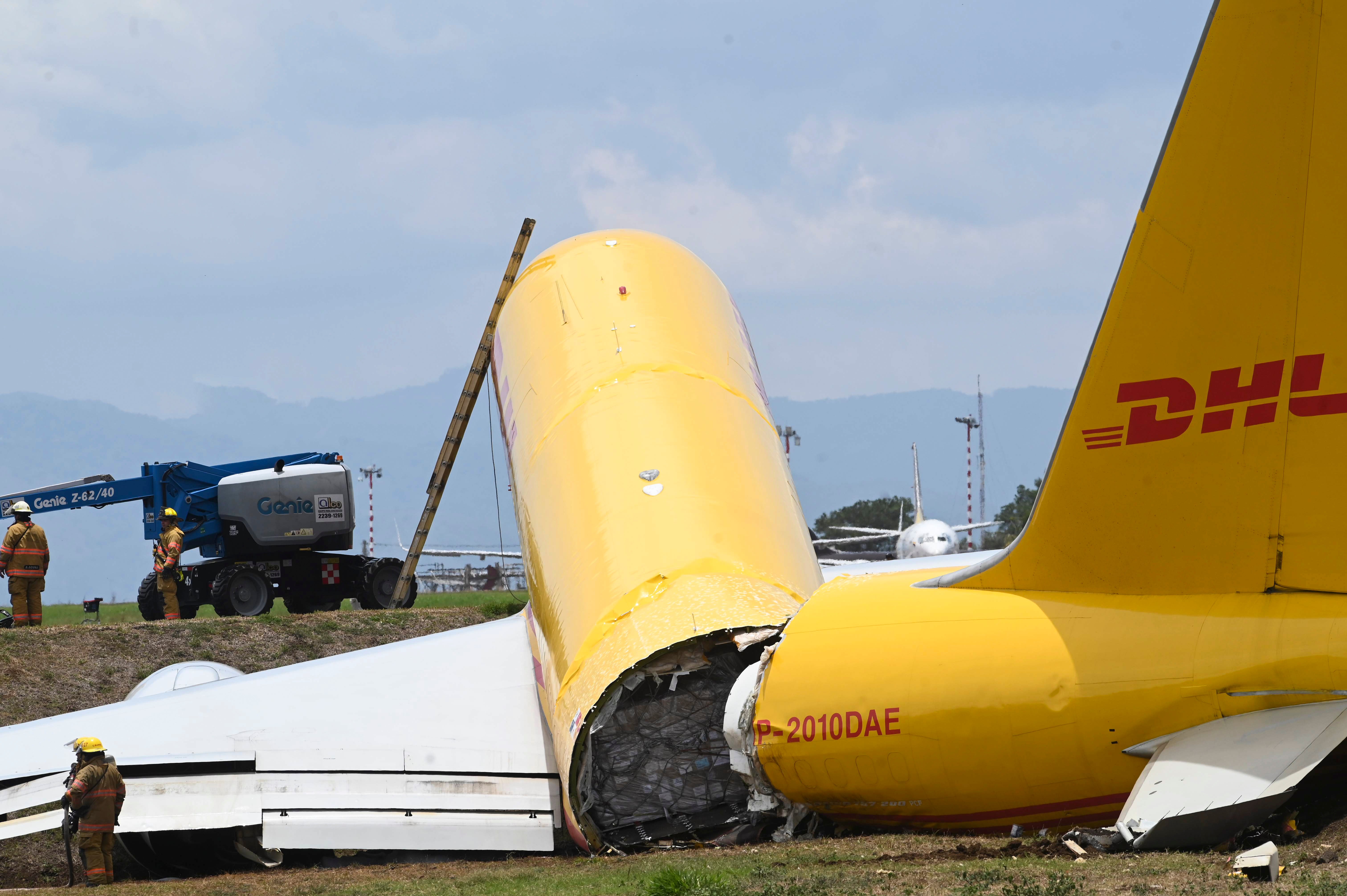 Cargo jet skids off runaway in Costa Rica splits in half The