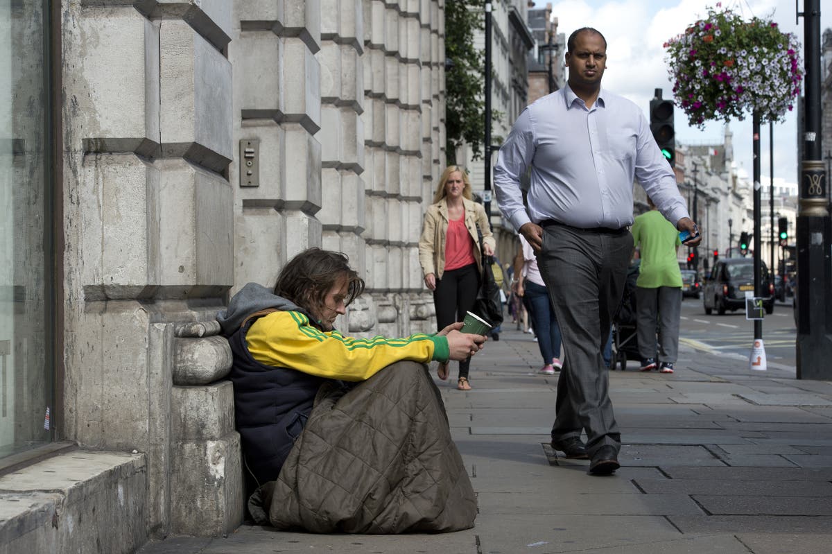 Homeless charity criticises Government over proposed fines for beggars