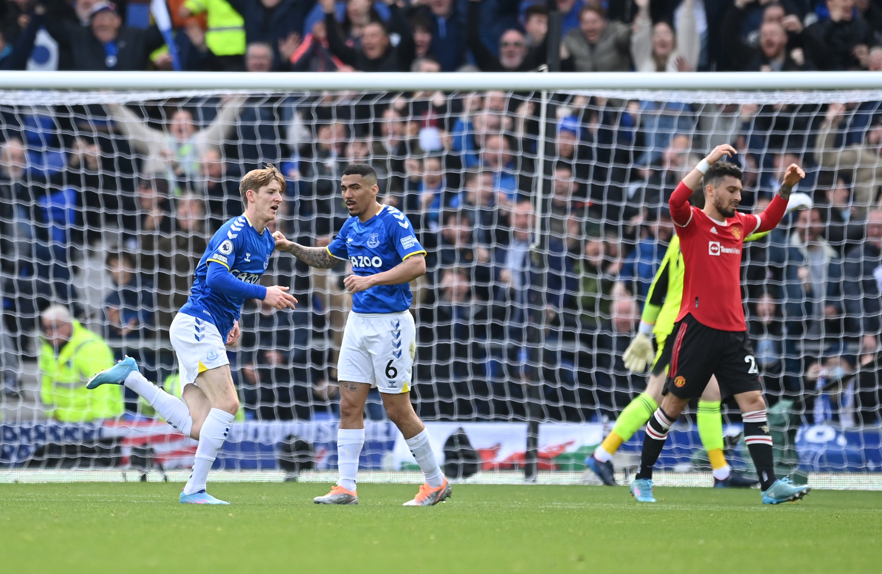 Everton and Manchester United square off at Goodison Park