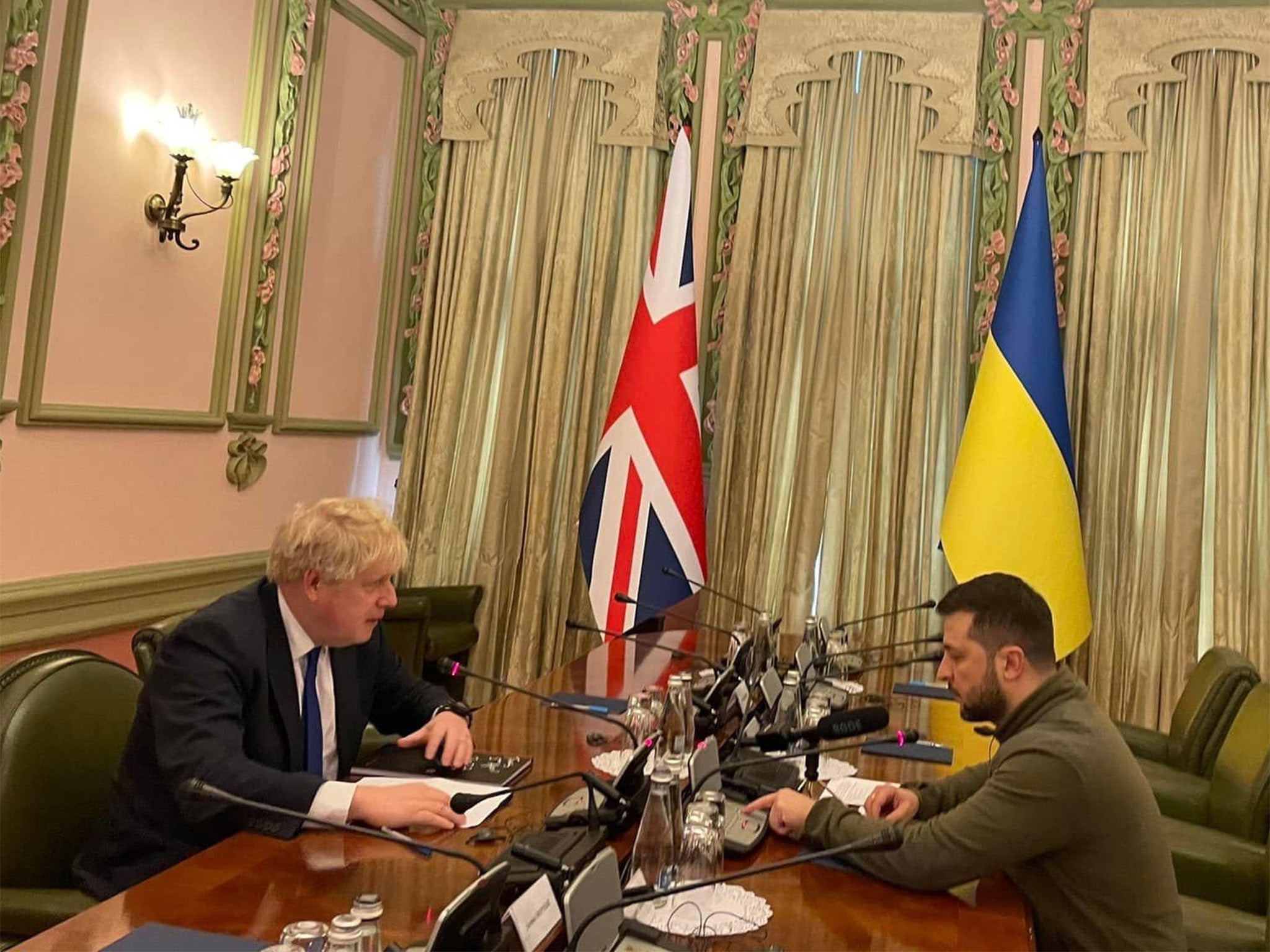 Picture of two leaders meeting in Kyiv came as a surprise in Britain