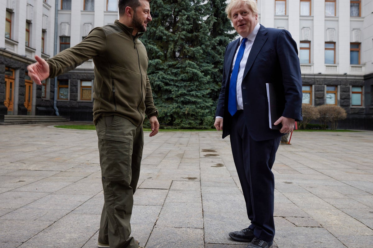 UK to send 120 armoured vehicles to Ukraine after PM meets Zelensky ...