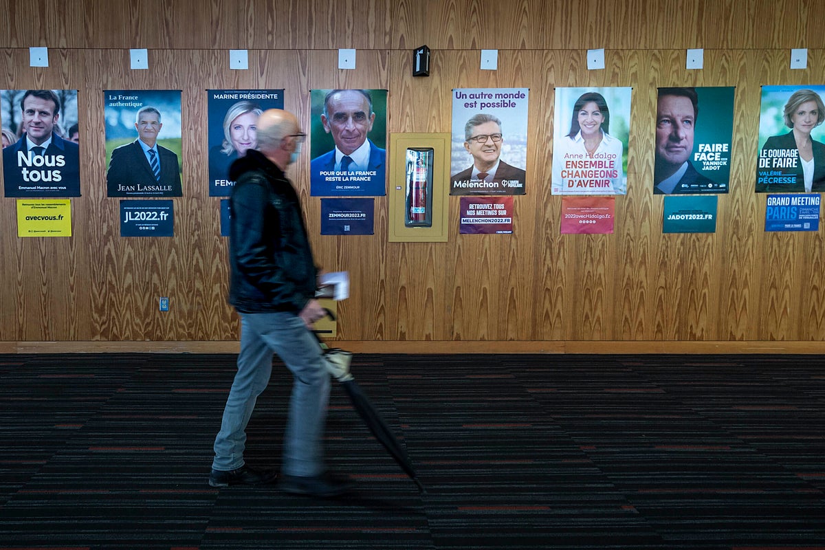 Polls open in 1st round of France's presidential election