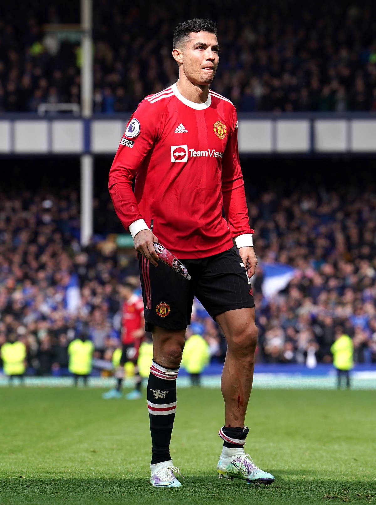 Police launch investigation into Cristiano Ronaldo incident at Everton