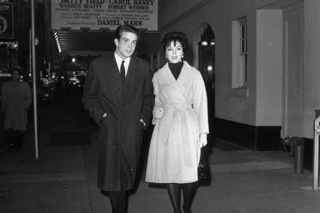 <p>English starlet Joan Collins with American actor Warren Beatty in New York in 1959</p>