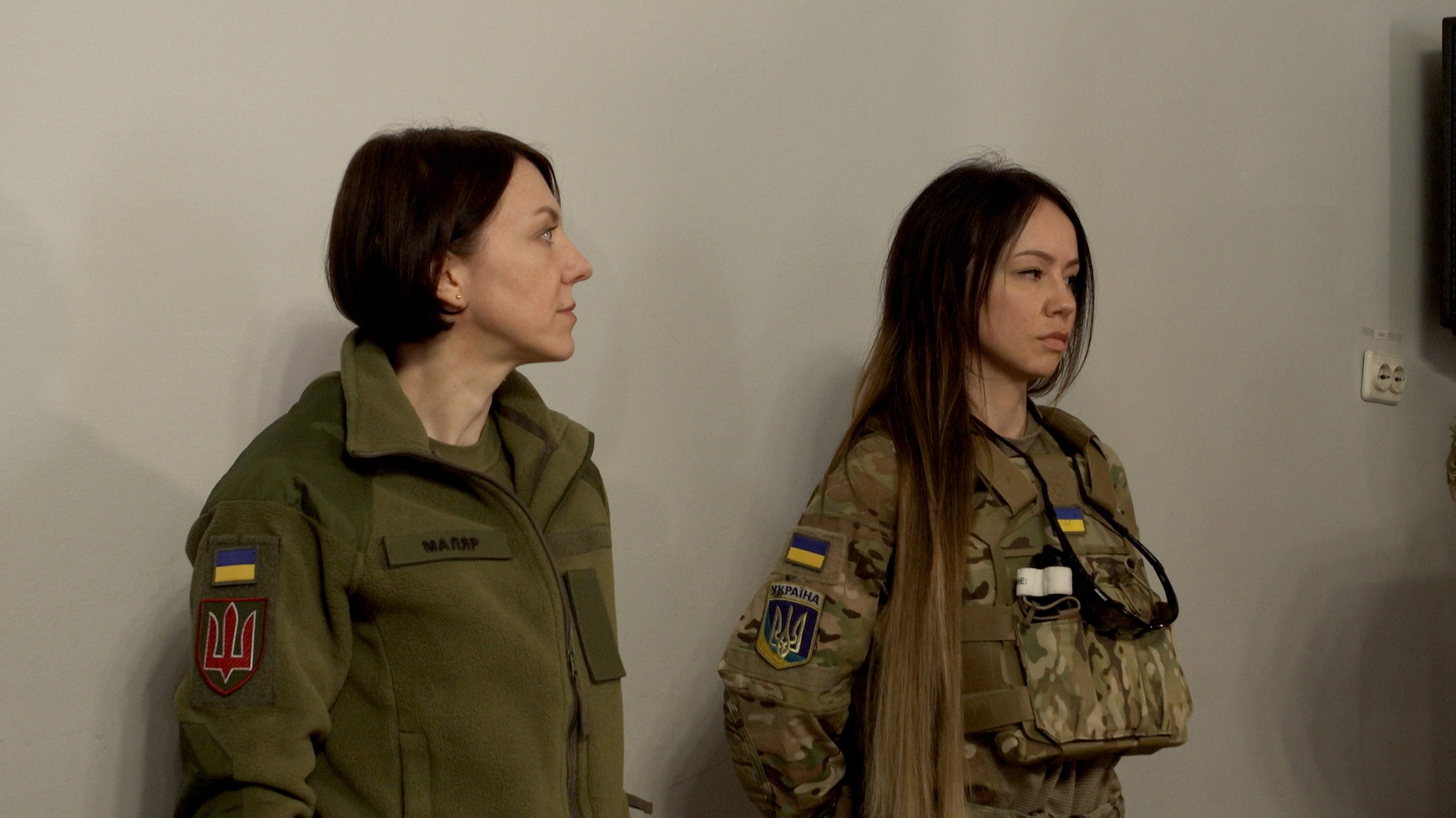 Hanna Maliar, Ukraine’s deputy defence minister (left), with Norwegian volunteer fighter Sandra Anderson Eira