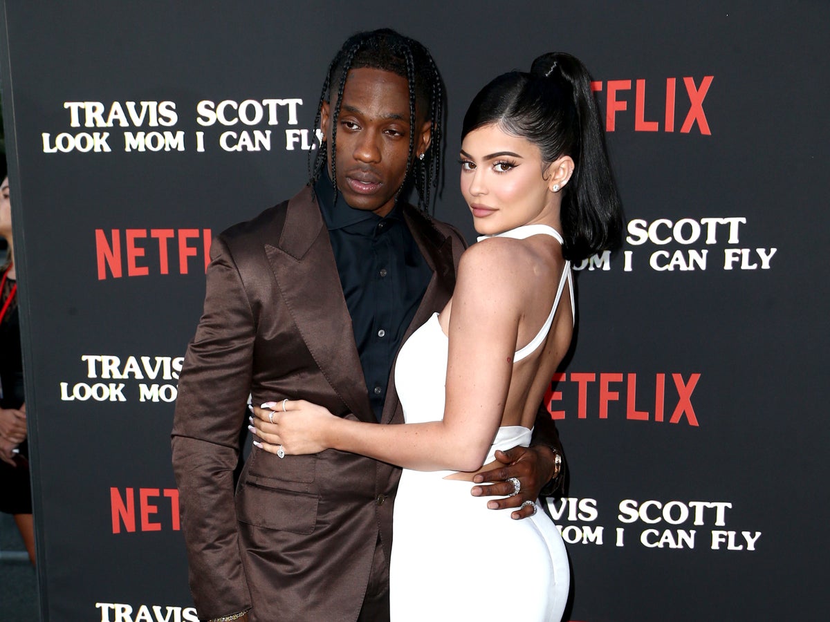 Kylie Jenner seemingly confirms her son still does not have a name | The  Independent