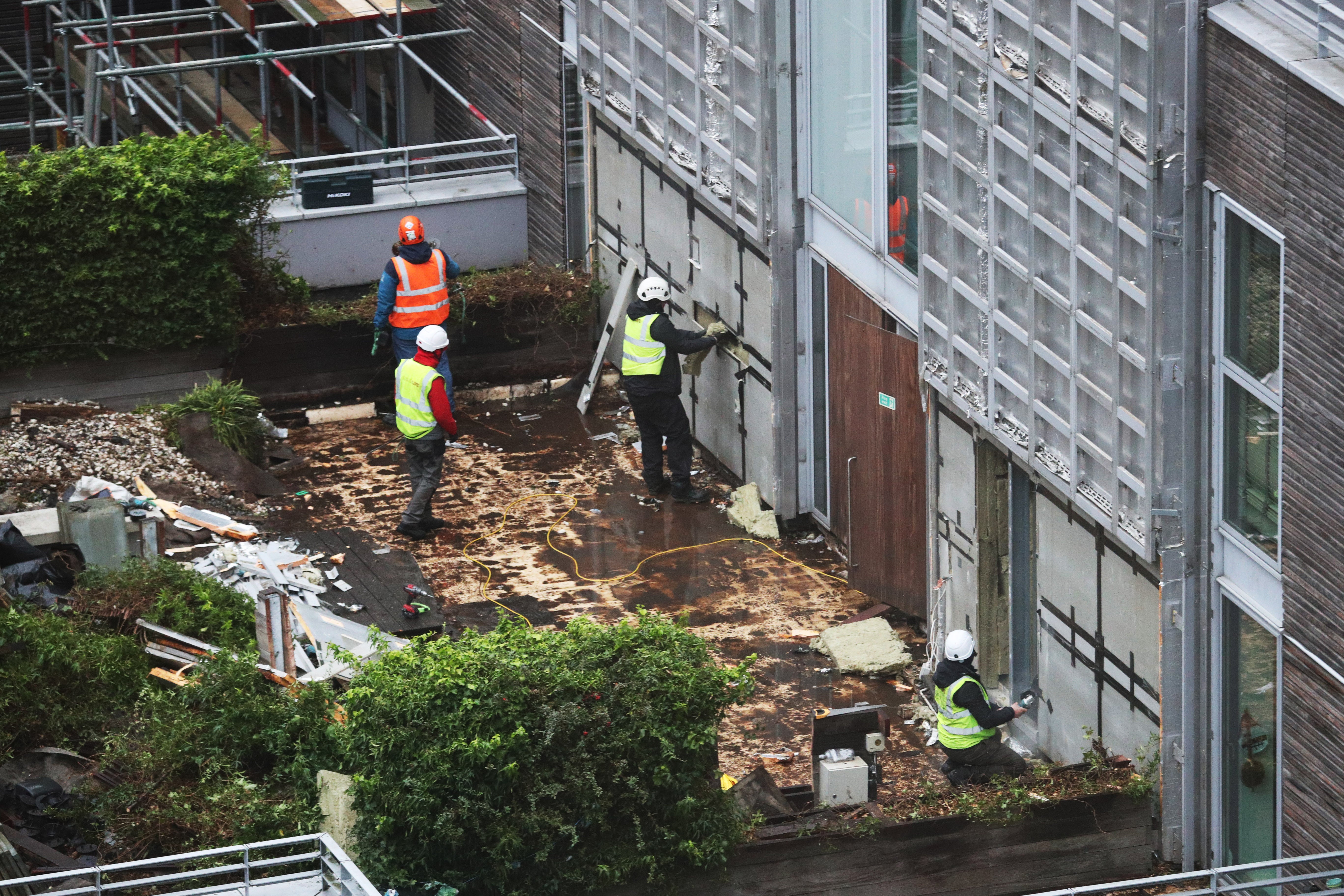 Contractors undertake works at a residential property in Paddington (PA)