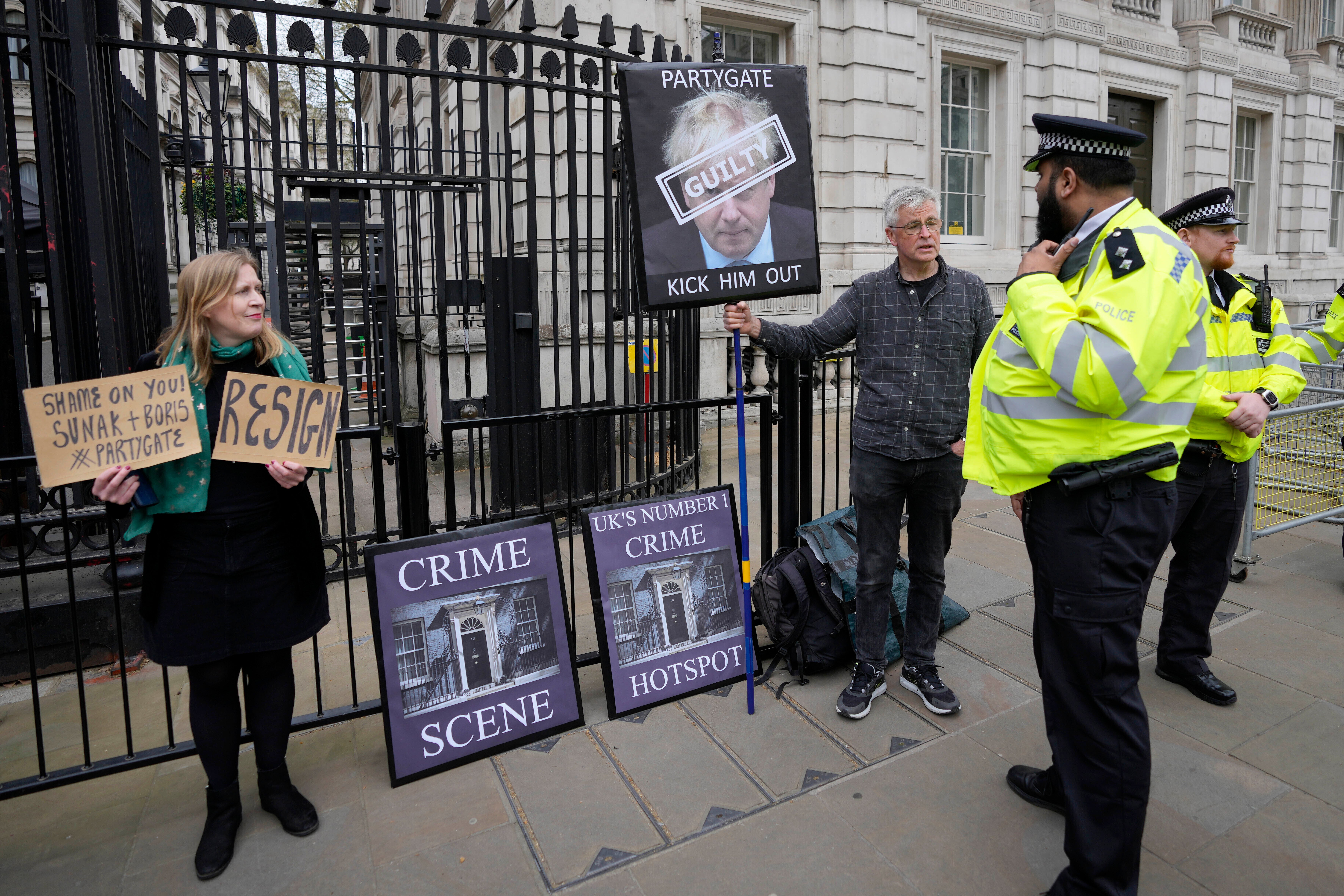 GBRETAÑA-FIESTAS COVID