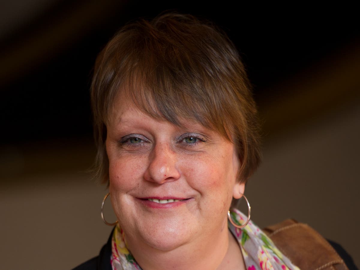 Kathy Burke calls government ‘liars and charlatans’ over partygate