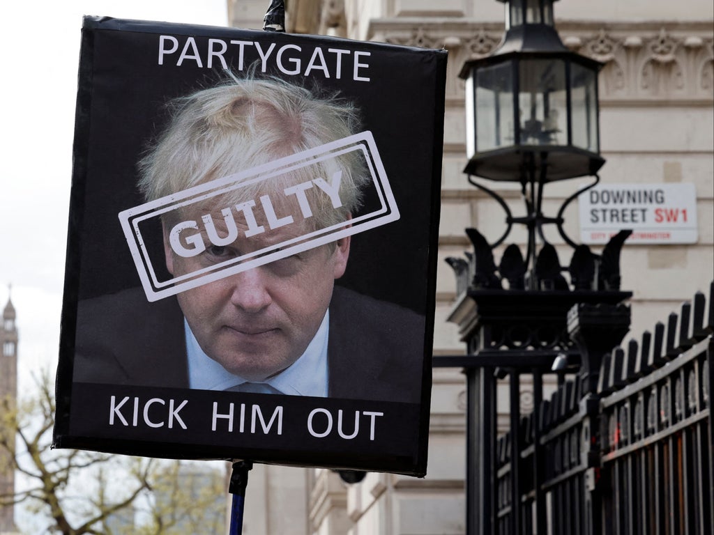 Partygate: Blow to Boris Johnson as justice minister quits over his failure to resign after Covid fine