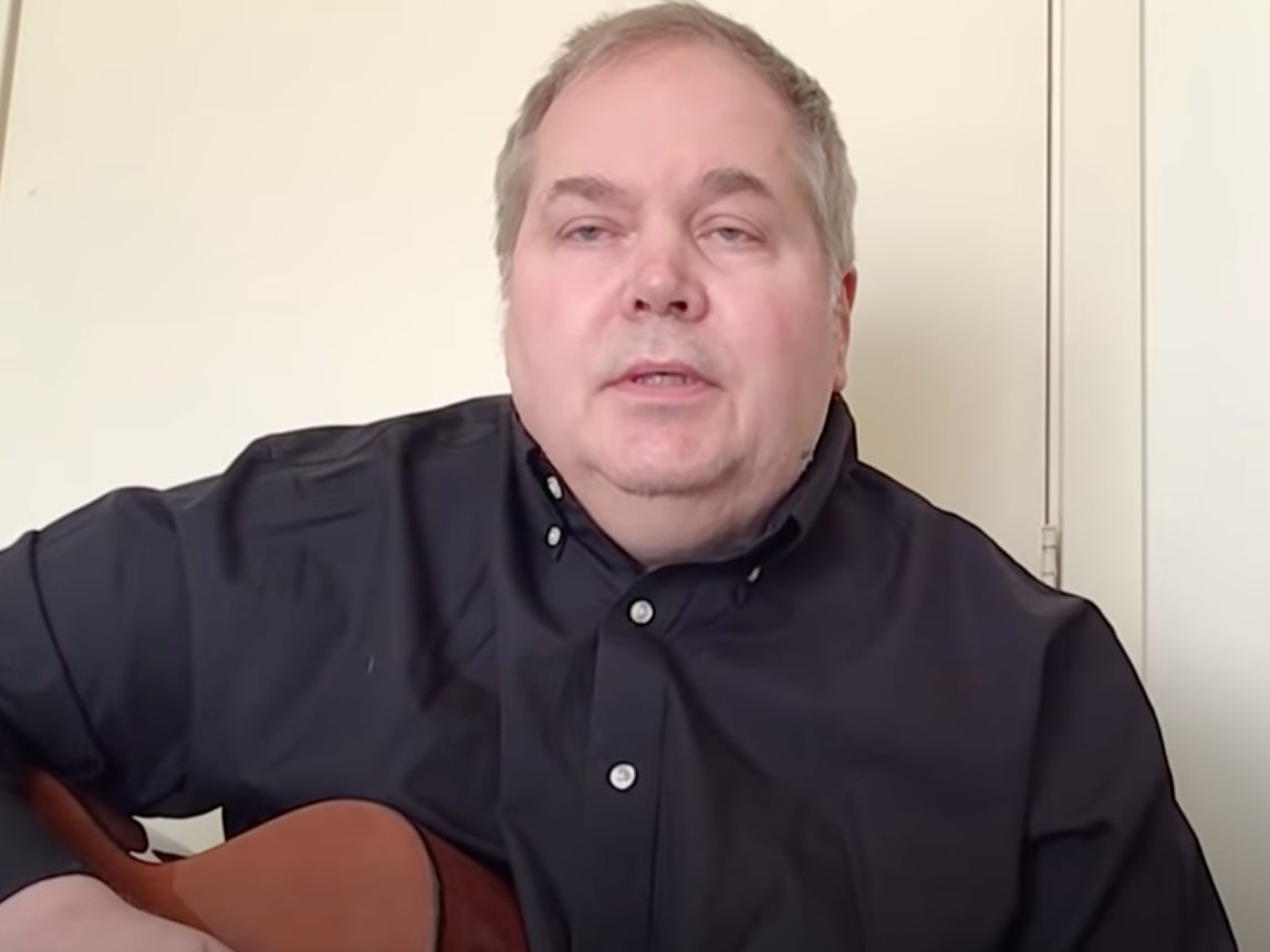 John Hinkley Jr, the man who tried to assassinate former President Ronald Reagan, sings a song on his YouTube channel. He will play a sold-out show in Brooklyn