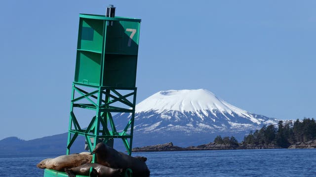 Earthquakes Alaska volcano