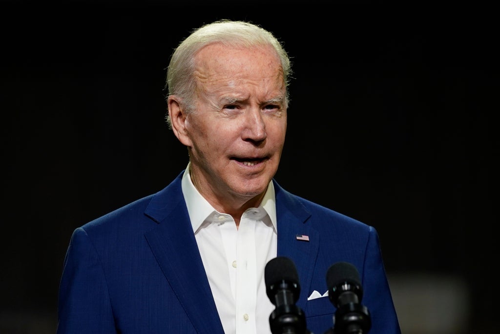 Biden news – live: President authorises $800m in new military assistance package for Ukraine