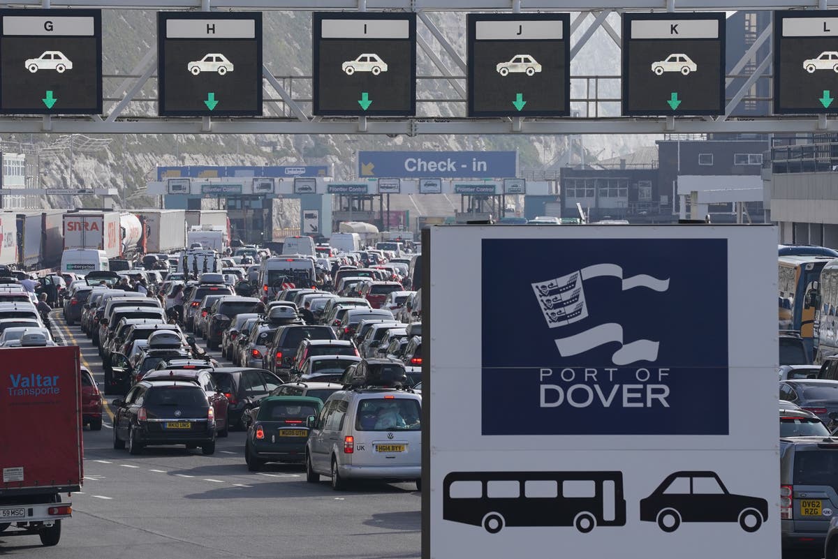 Roads running &lsquo;reasonably freely&rsquo; on Good Friday amid warnings of travel chaos