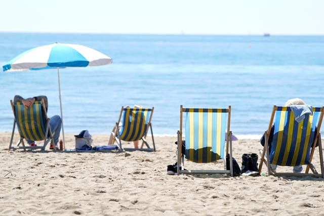 <p>People made the most of Good Friday’s fine weather at Bournemouth</p>