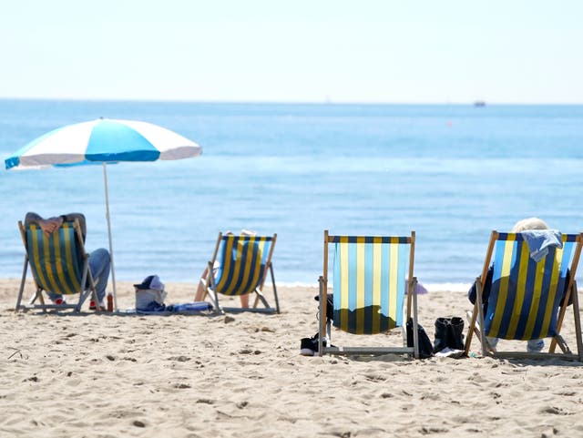 <p>People made the most of Good Friday’s fine weather at Bournemouth</p>