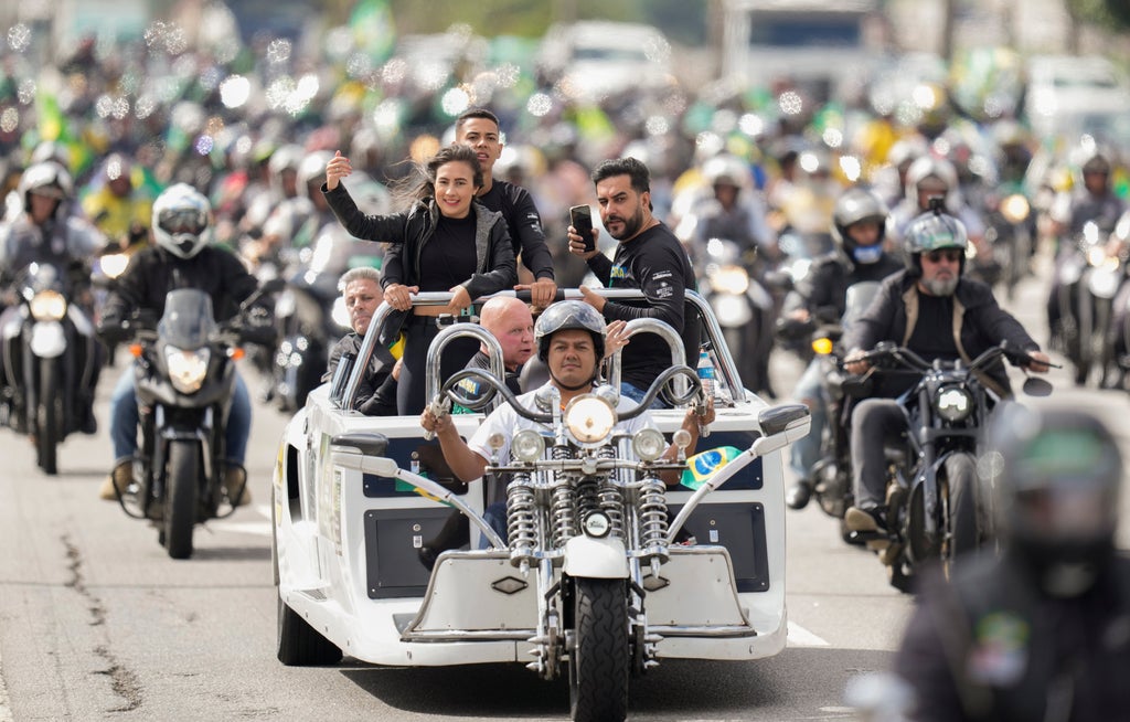 Bolsonaro, motosiklet rallisiyle desteğini artırmaya çalışıyor