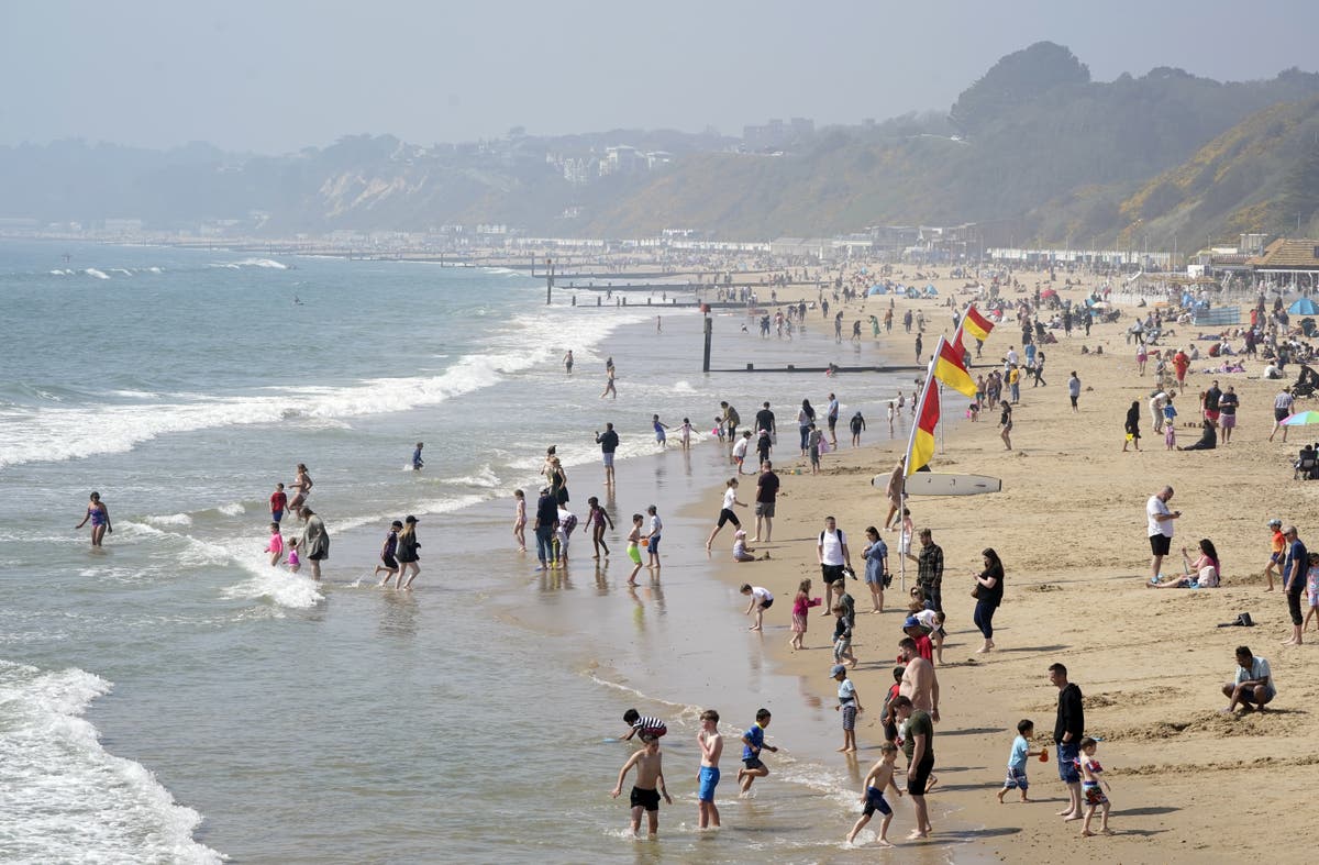  UK weather: Temperatures to plunge from Easter Monday after 21C bank holiday highs 