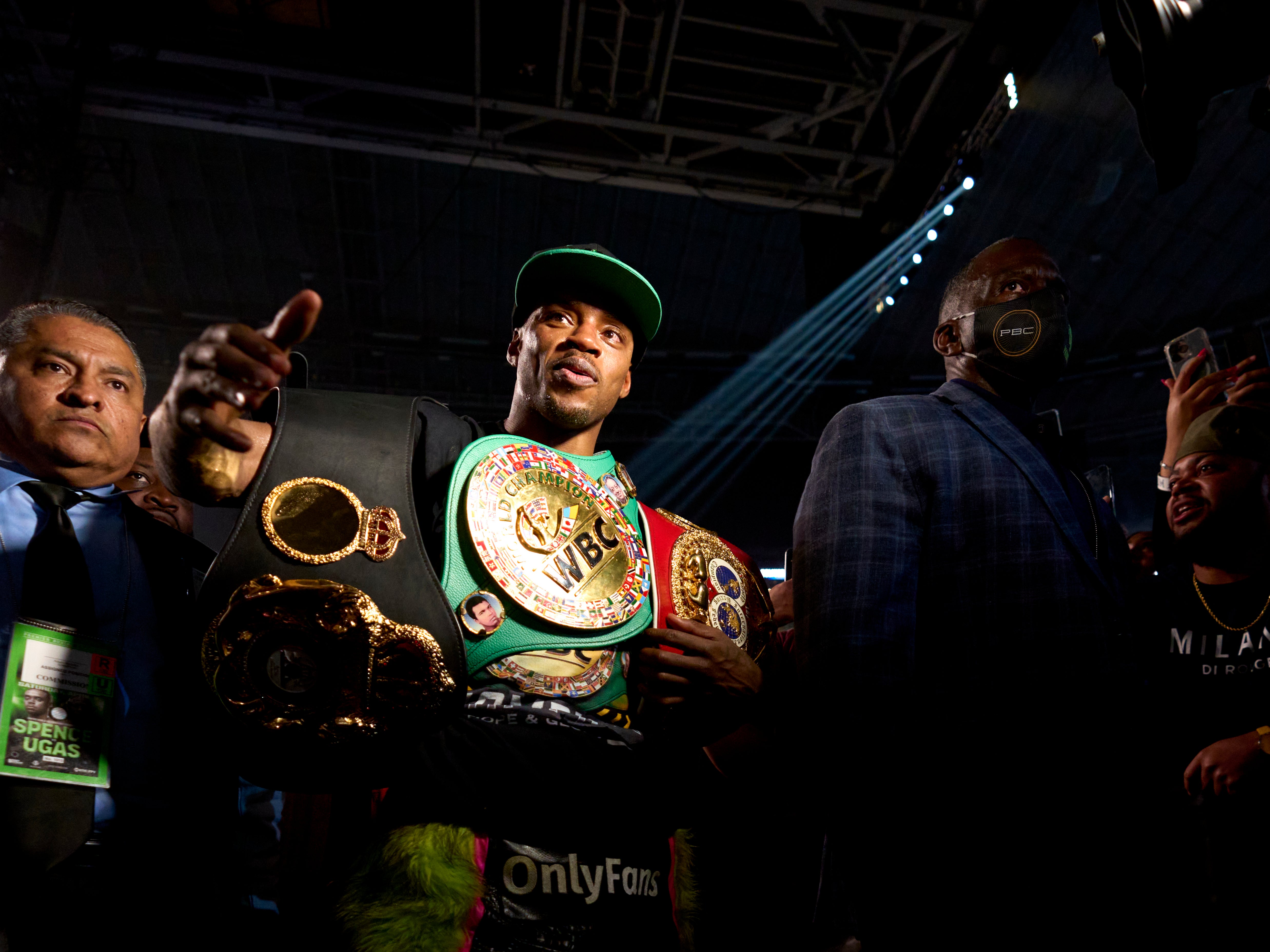 Errol Spence Jr leaving AT&T Stadium with another welterweight belt