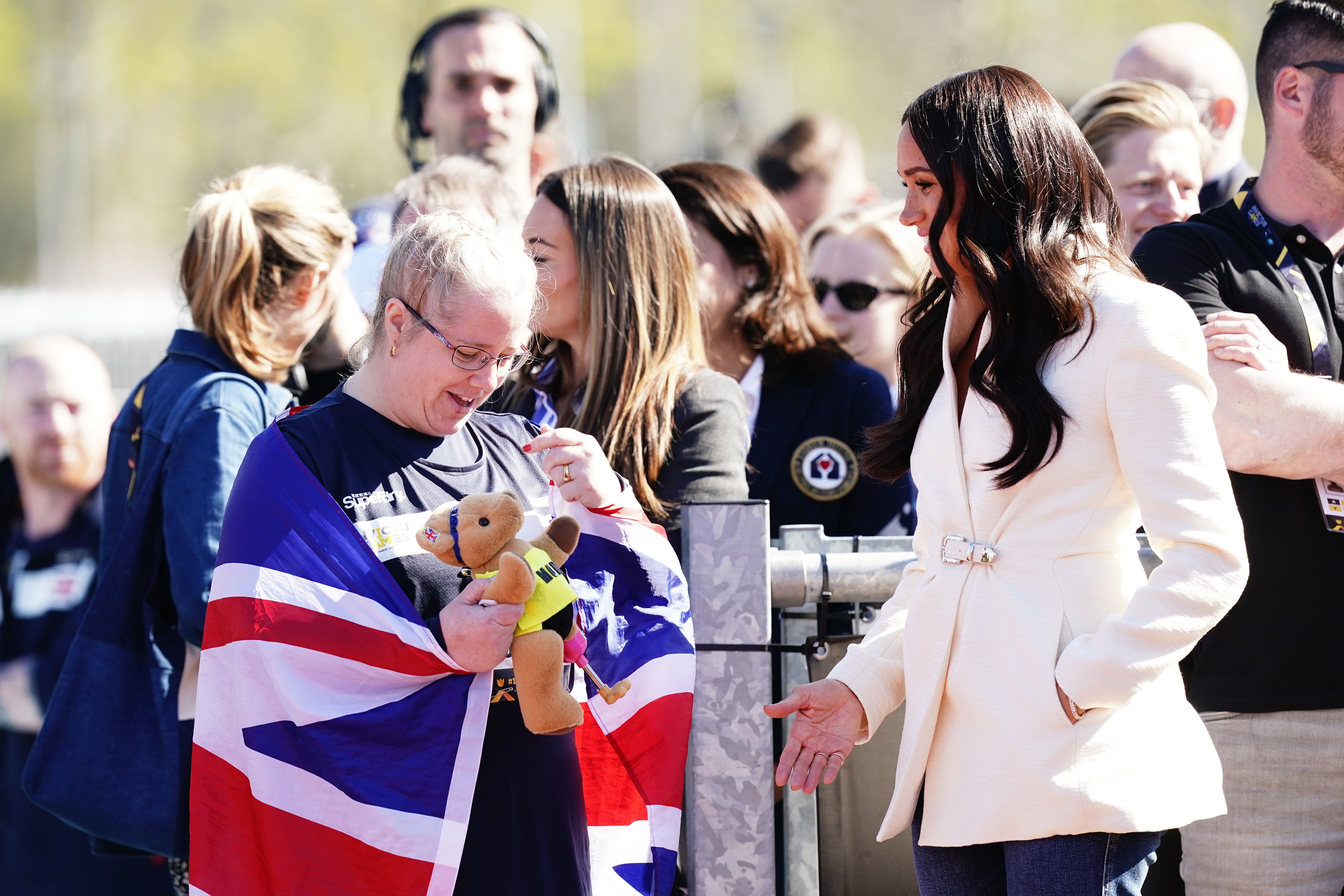 The Duchess of Sussex speaks to Lisa Johnston (Aaron Chown/PA)