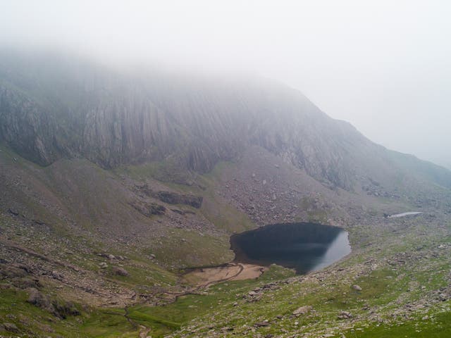 <p>Walkers have reportedly left faeces in cups along Snowdon during the bank holiday weekend</p>