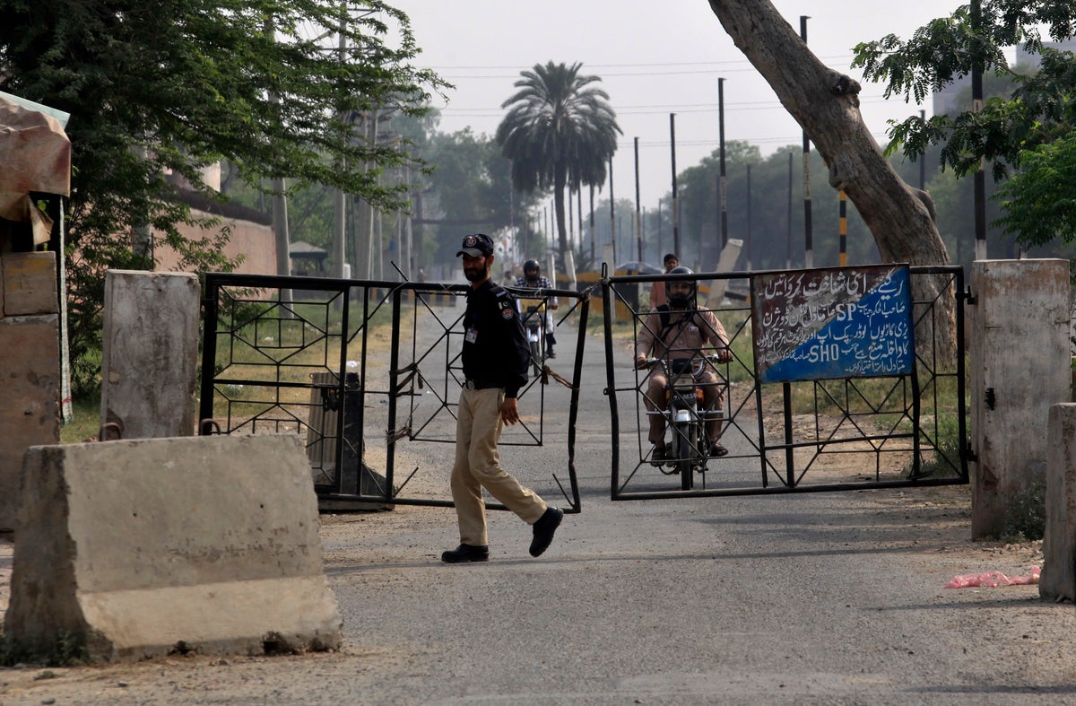 Mob drags out man from Pakistan jail and kills him on charge of blasphemy