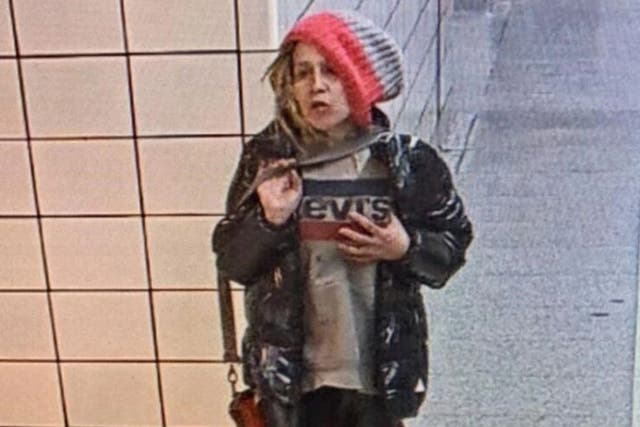 <p>Toronto police are searching for this woman, who is a suspect in an attempted murder at one of the city’s subway stations. The suspect allegedly pushed a 39-year-old woman onto the subway tracks. She survived the fall but had to be treated for non-life-threatening injuries.</p>