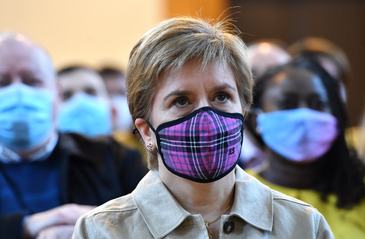 Voices: Nicola Sturgeon&rsquo;s mask gaffe throws Boris Johnson a bone he doesn&rsquo;t deserve