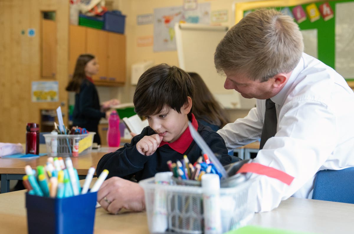 Two children who fled Ukraine start their first day at school in the UK ...