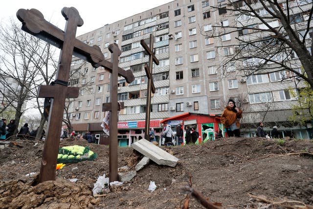 <p>A view shows graves of civilians killed during the Ukraine-Russia conflict in the southern port city of Mariupol</p>