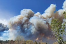 Arizona wildfire balloons in size to 20,000 acres – and is zero per cent contained