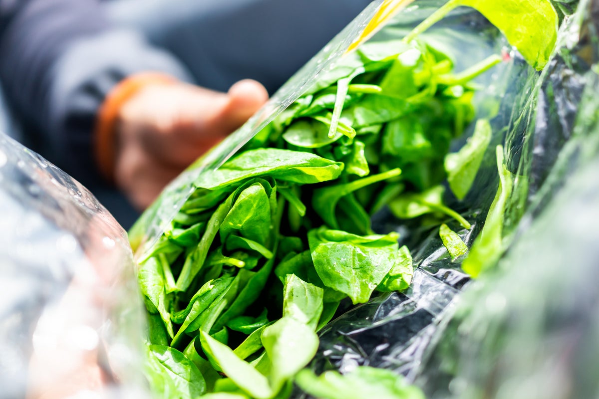 Microbiologist reveals how she avoids e.coli and salmonella by never eating these foods
