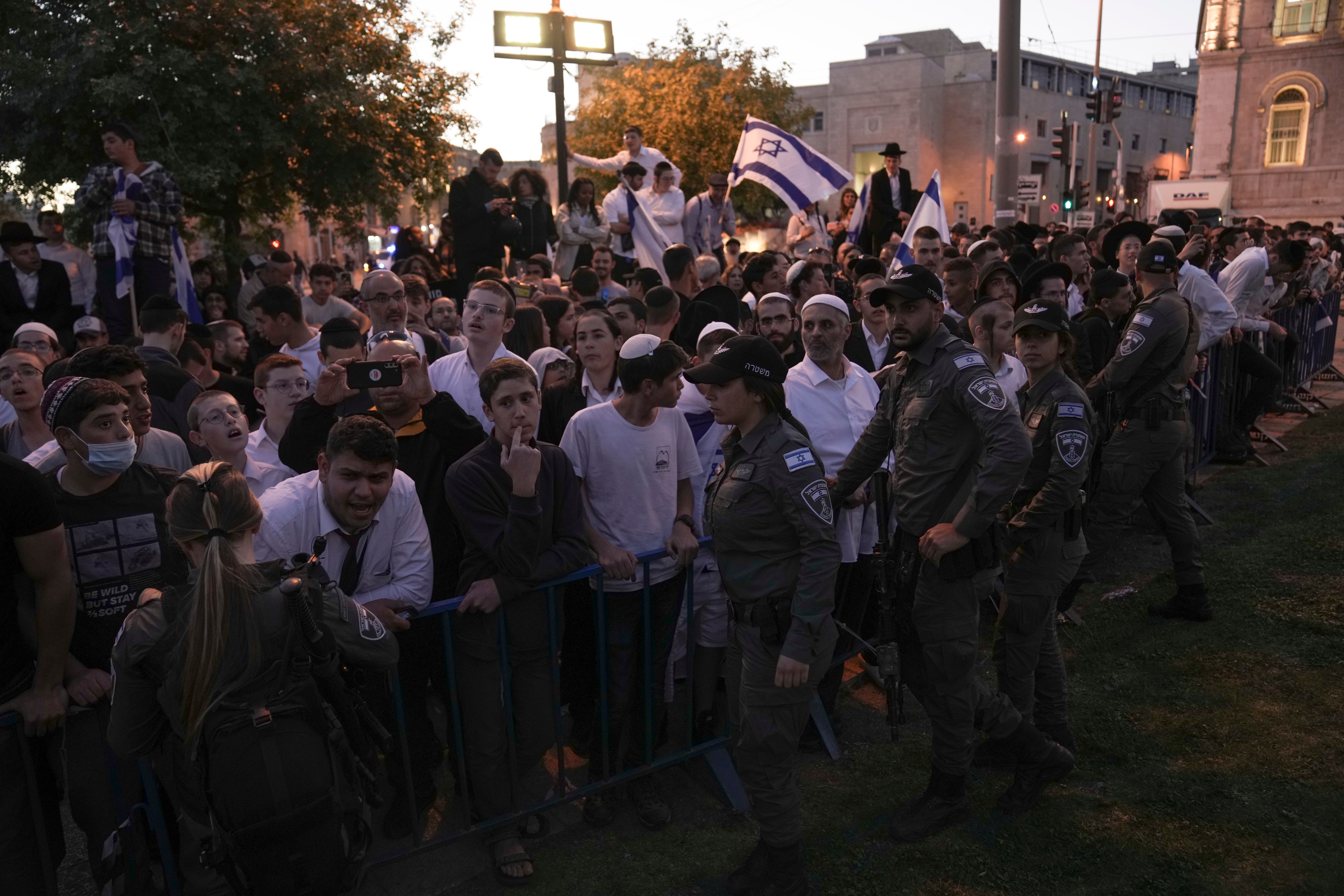 Israeli security forces stop a far-right demonstration from marching towards Jerusalem’s Old City on 20 April 2022