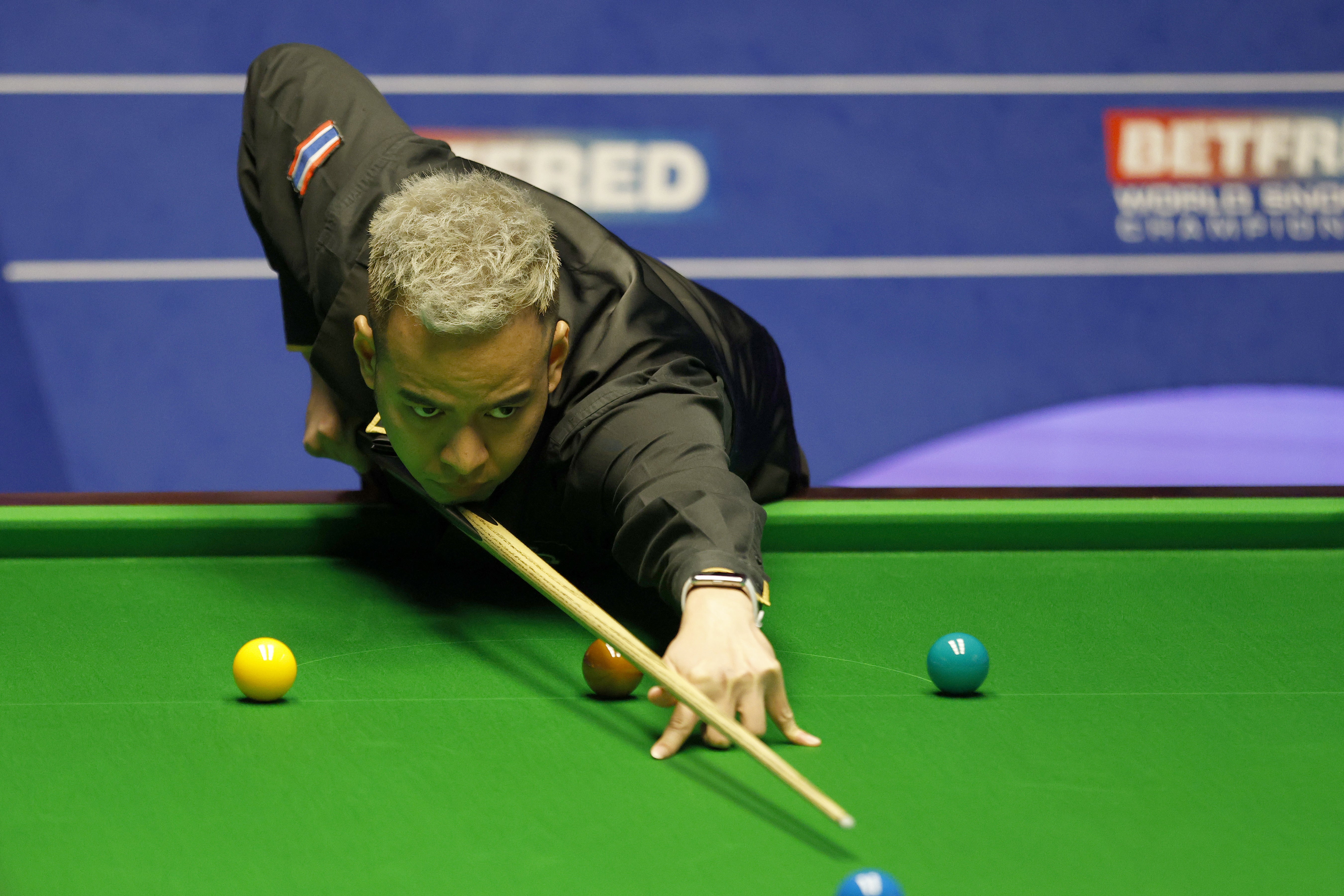 Noppon Saengkham beats Luca Brecel to book place in second round The Independent