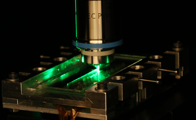 <p>Sapphire optical fibre</p>