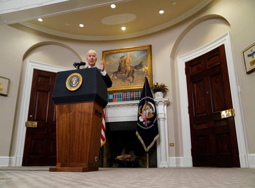 <p>Joe Biden delivers remarks at the White House </p>