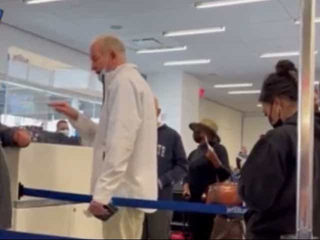 <p>Former Fox News host Bill O’Reilly argues with a JetBlue worker at JFK International Airport after his flight was delayed several hours</p>