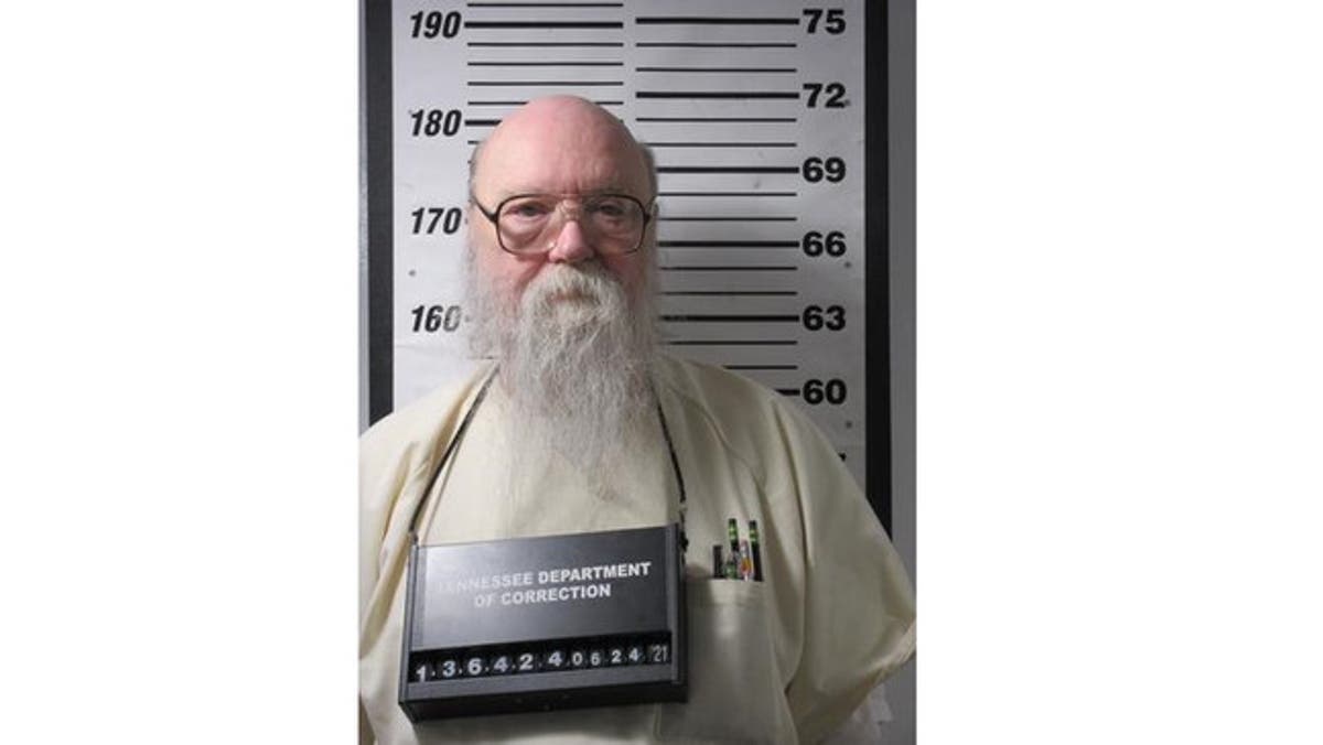 Tennessee governor calls off Oscar Smith execution, citing &lsquo;oversight in preparation for lethal injection&rsquo;