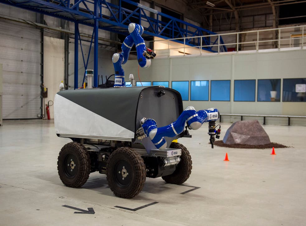 <p>ESA astronaut Luca Parmitano took command of the Analog-1 Interact rover in the Netherlands on 18 November 2019 and expertly drove it over an obstacle course to a sampling site and collected a rock – all while circling Earth at 28,800 km/h in the International Space Station</p>