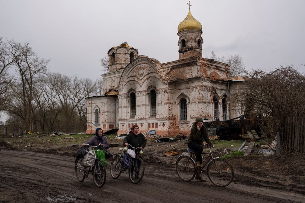 ‘A great pity’: Ukrainian village faces a churchless Easter
