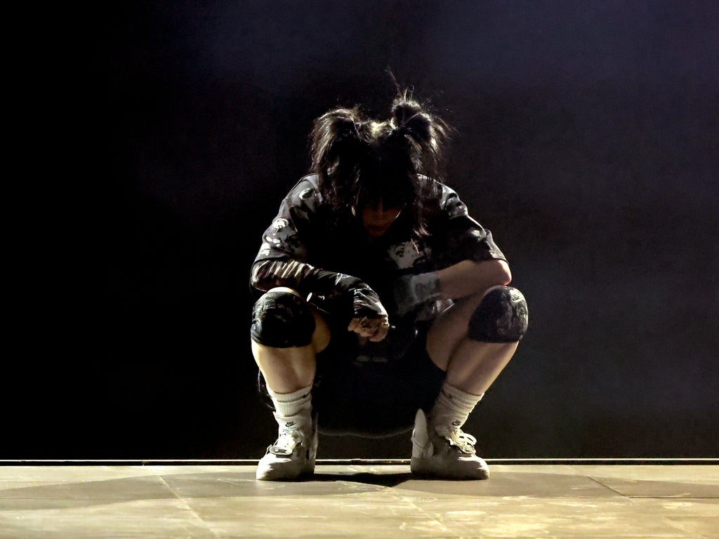 Billie Eilish falls over on face during Coachella 2022 headline spot: ‘I just ate s***. Ouch!’