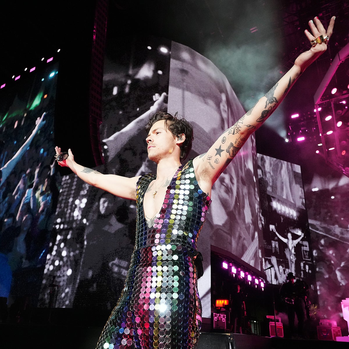 Freddie Mercury would be proud': Fans praise Harry Styles' Coachella looks | The Independent Freddie Mercury would be proud': Fans praise Harry Styles' Coachella looks | The Independent