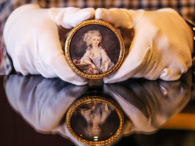 <p>A precious gold box stolen by masked raiders from Waddesdon Manor returned home </p>