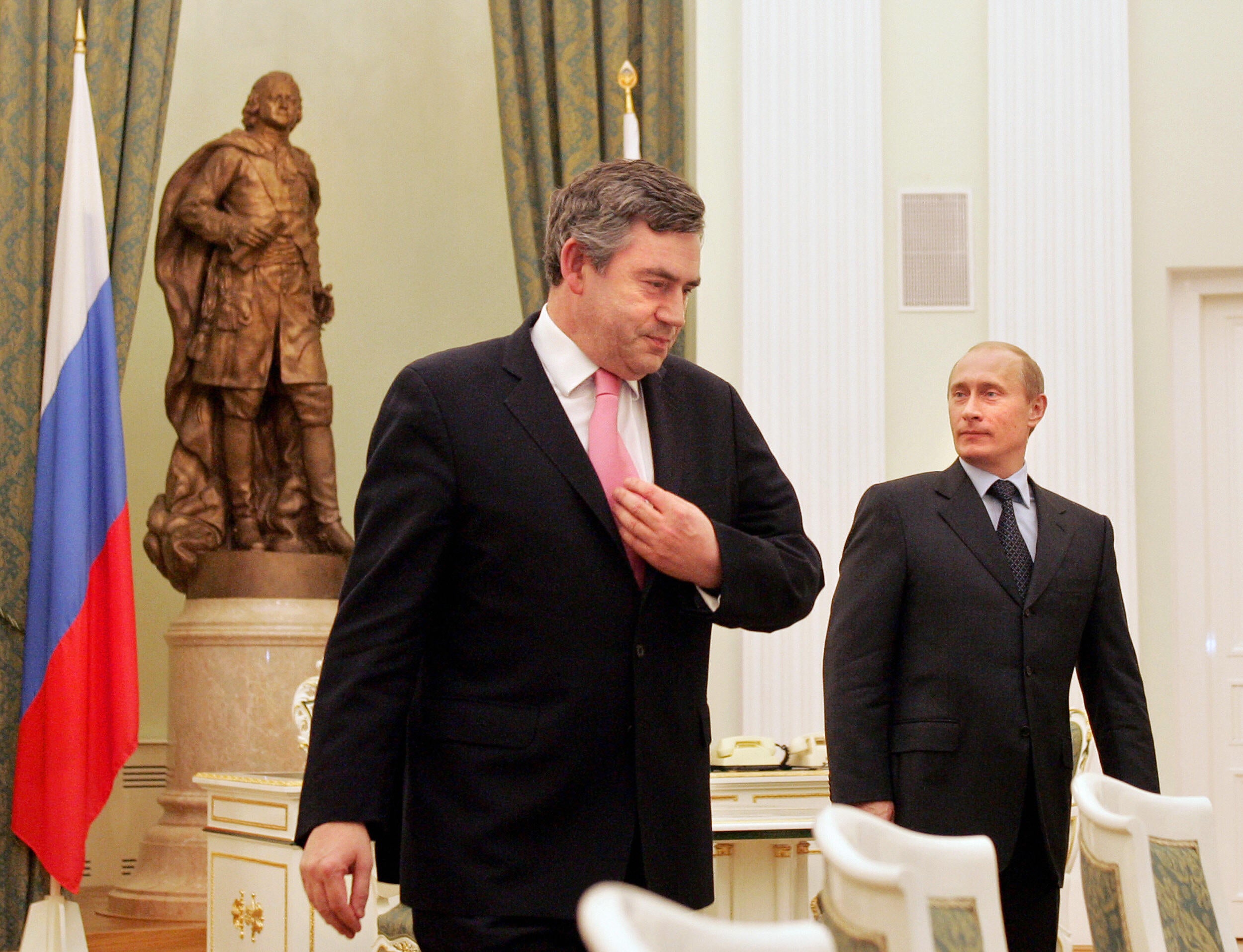 Gordon Brown meets Putin as Chancellor of the Exchequer